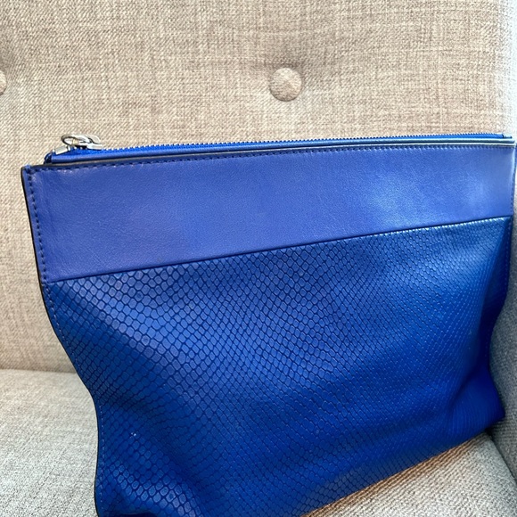 Banana Republic Leather Clutch - Picture 3 of 8
